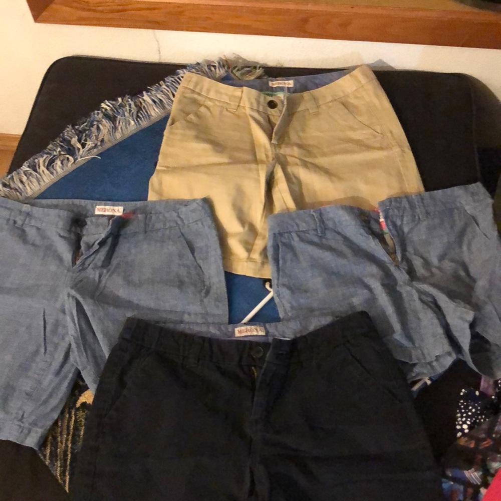 Medina shorts variety